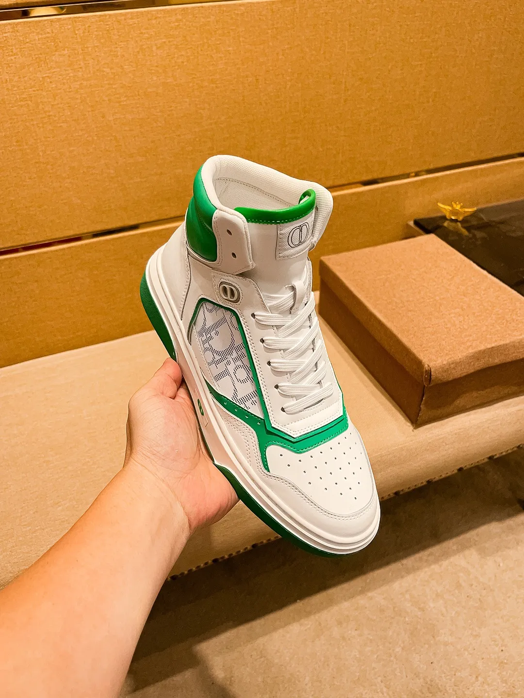 Men's shoes💰 480💰[Dior]🔥 High-end men's shoes brand official website 1:1 latest masterpiece: the upper is made of Italian imported first-layer cowhide with a comfortable and breathable lining➕original non-slip and wear-resistant outsole🔥, making walking more convenient and comfortable! An exclusive new model, a stunning work, a beautiful 1:1 replica [color] compared to the official quality! Create a fashionable personality to set off your uniqueness! A must-have for trendy men! Classic 🔥 Size: 38-44 Color: 🔥 2⃣️ colors available 🔥.